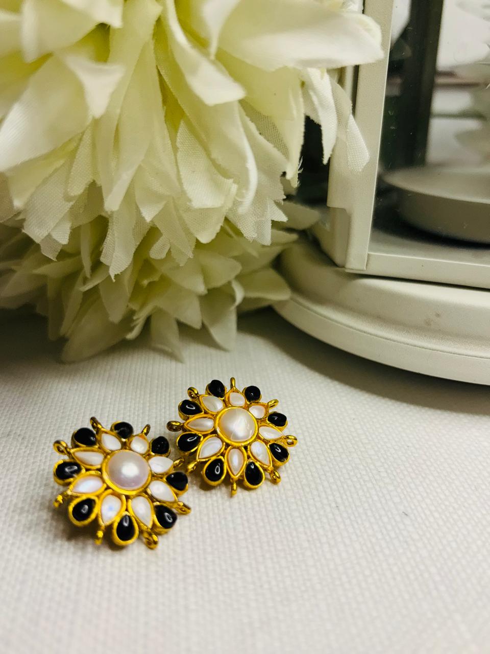 Noor Mini Studs